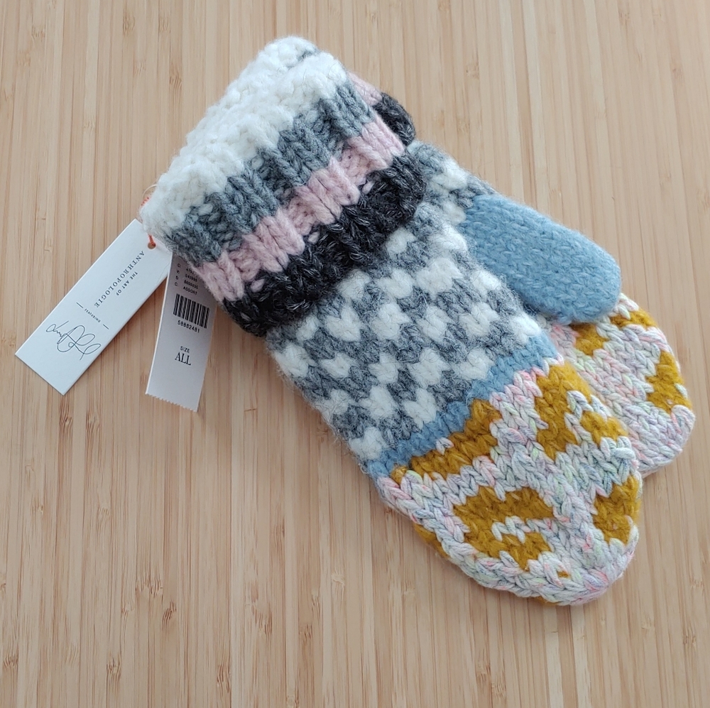 HTF Anthropologie Laura Dalgaard Reese Mittens - Picture 6 of 7